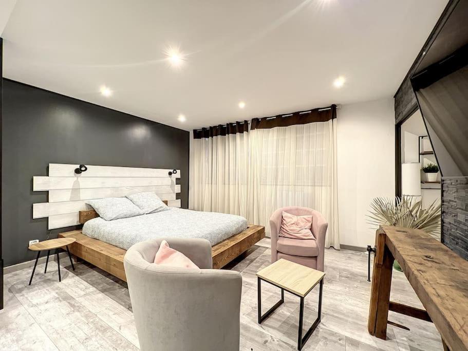 Dream Loft Jacuzzi - Sauna Apartment